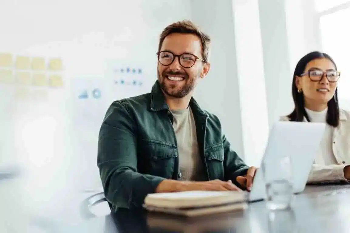 Travail et réussite : clés pour une carrière épanouie